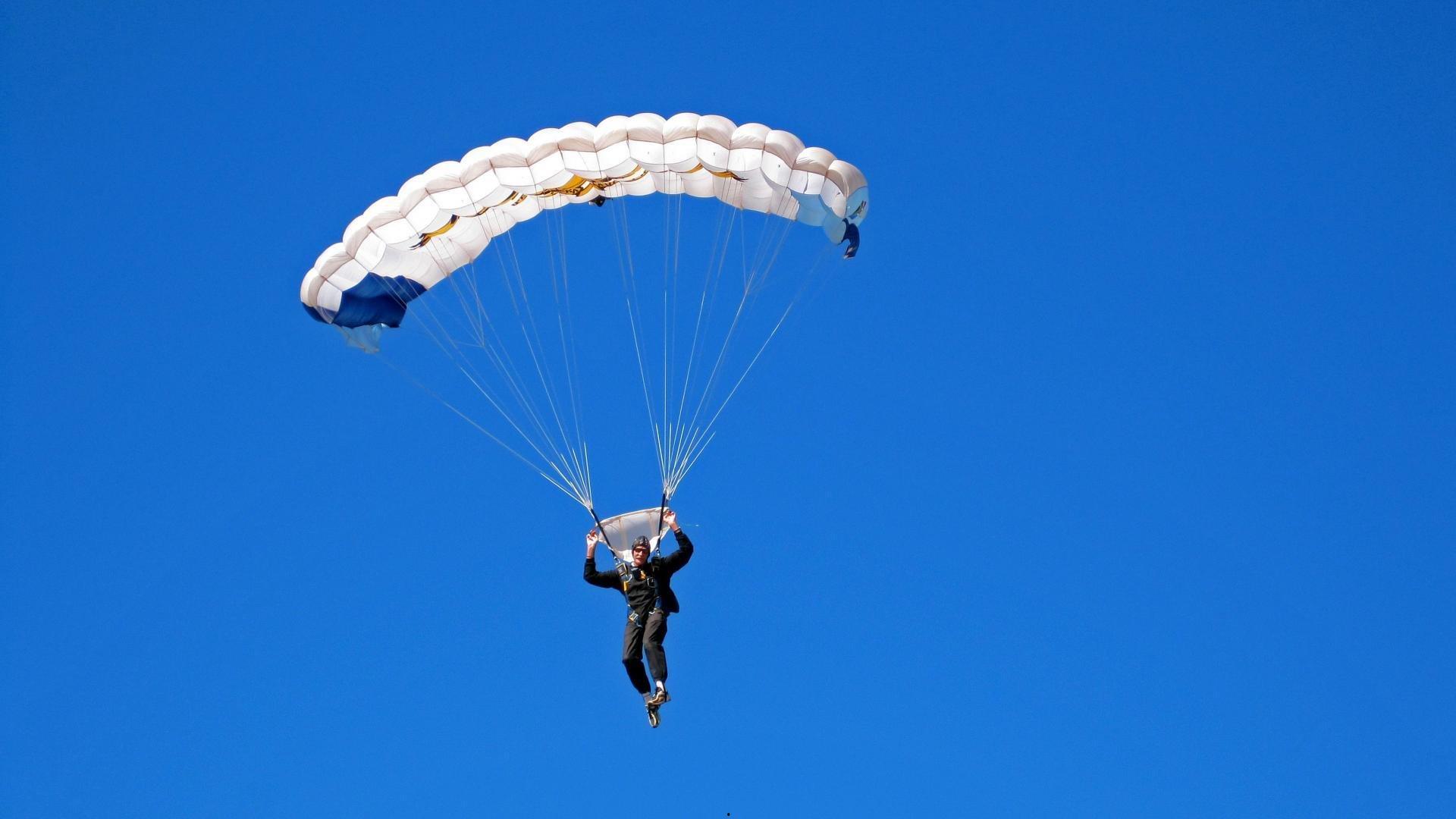 李楠反思世界杯,用人保守与主帅自信的深层博弈